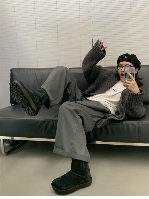 보테가베네타 스냅 앵클 시어링 어그 부츠