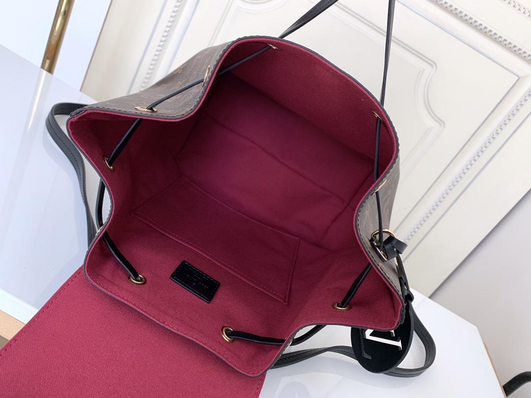 Louis Vuitton Montsouris PM