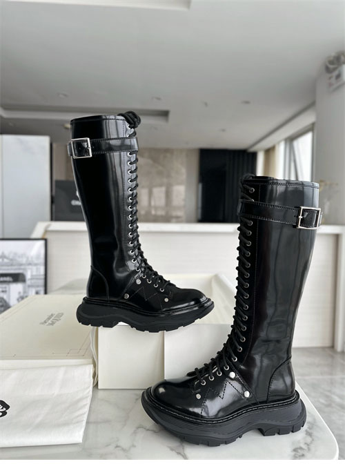 알렉산더 맥퀸 트레드 슬릭 부츠