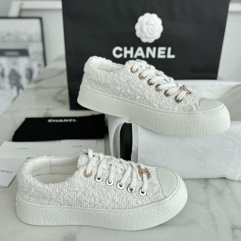 샤넬 24P 트위드 골드 브로치 스니커즈