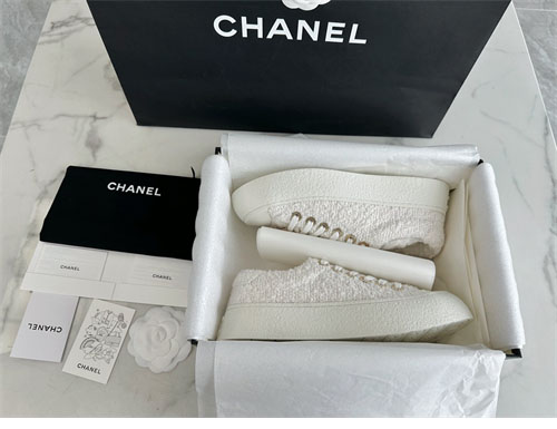 샤넬 24P 트위드 골드 브로치 스니커즈