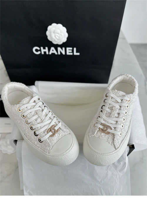 샤넬 24P 트위드 골드 브로치 스니커즈