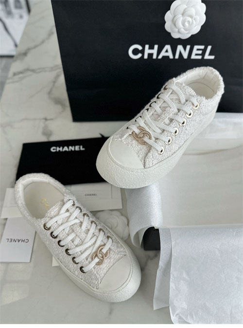 샤넬 24P 트위드 골드 브로치 스니커즈