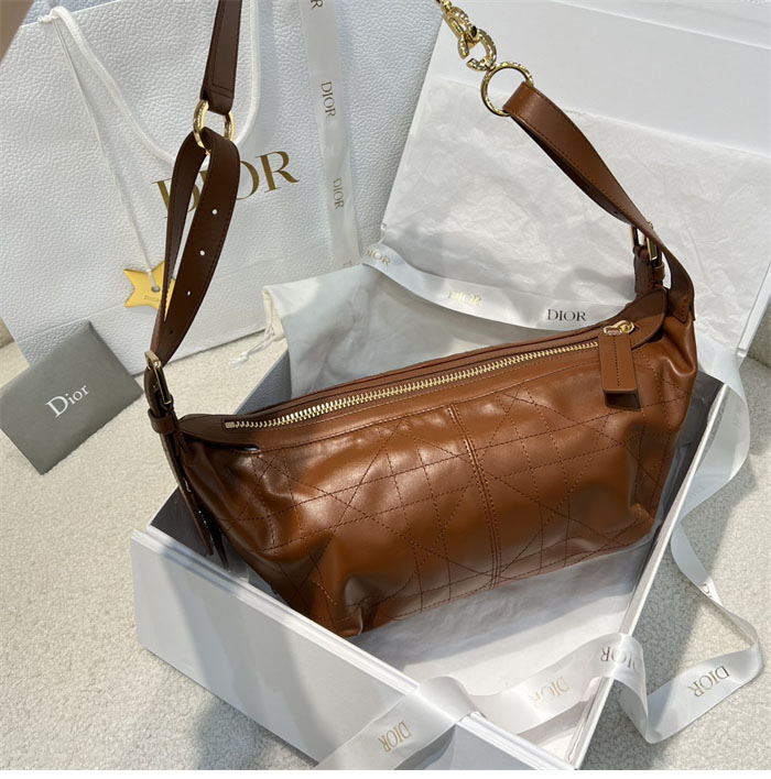 디올 D-Journey 디저니 스몰 백 카멜 매크로 까나쥬