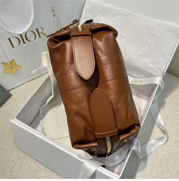 디올 D-Journey 디저니 스몰 백 카멜 매크로 까나쥬