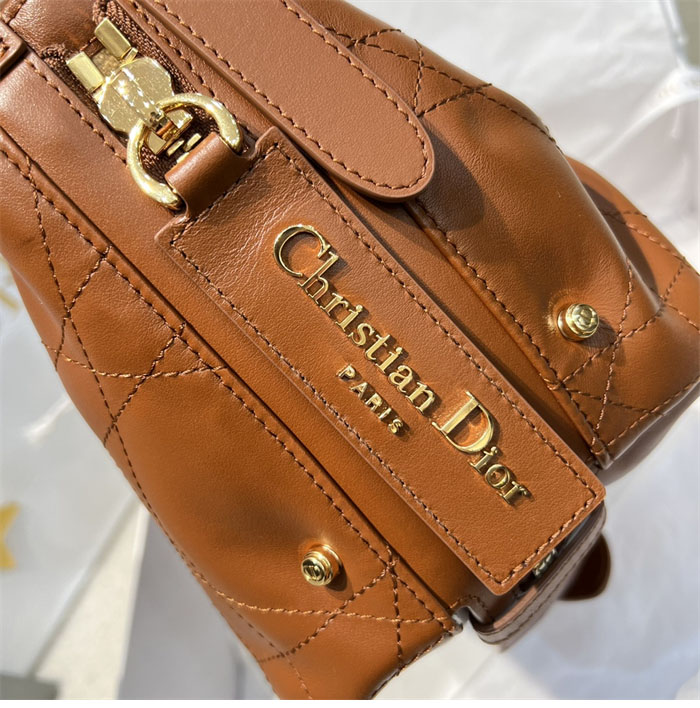 디올 D-Journey 디저니 스몰 백 카멜 매크로 까나쥬