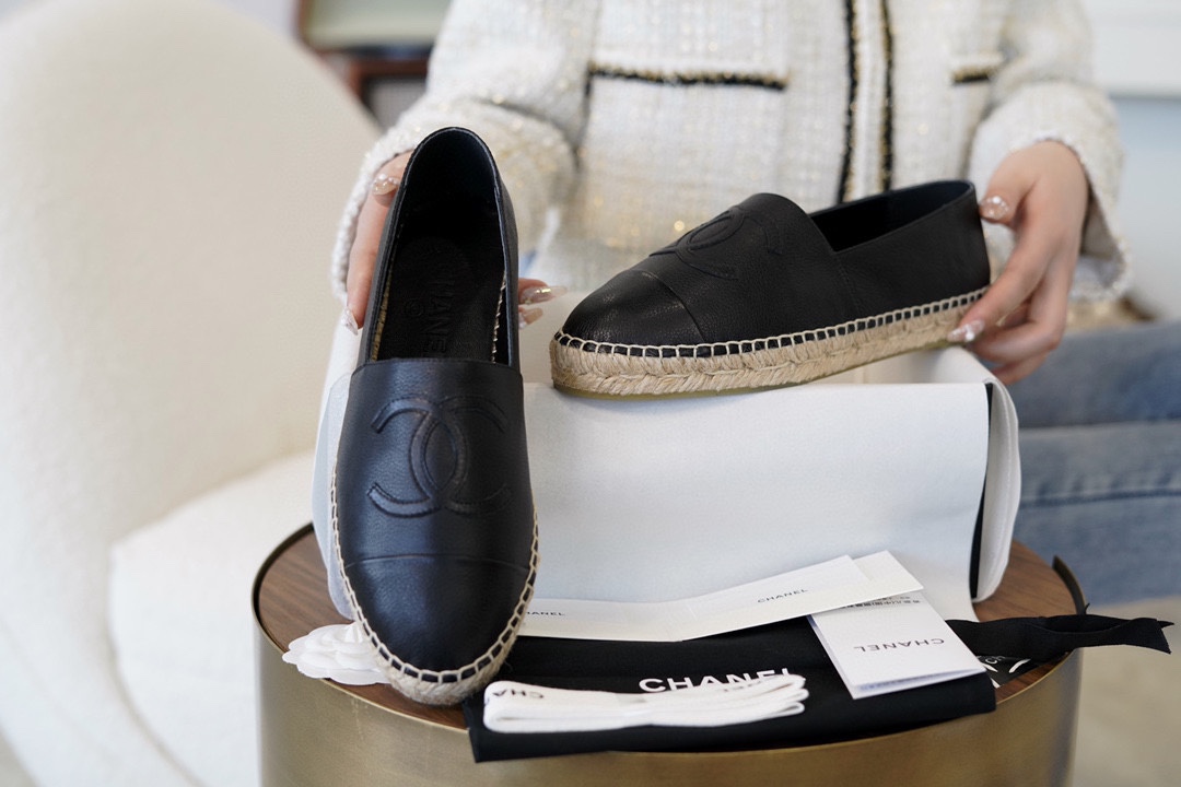 샤넬 블랙 레더 에스파듀 “35SIZE – 41SIZE”