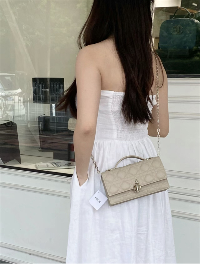 디올 미스 디올 미니 체인백 브라우니쉬 그레이 까나쥬