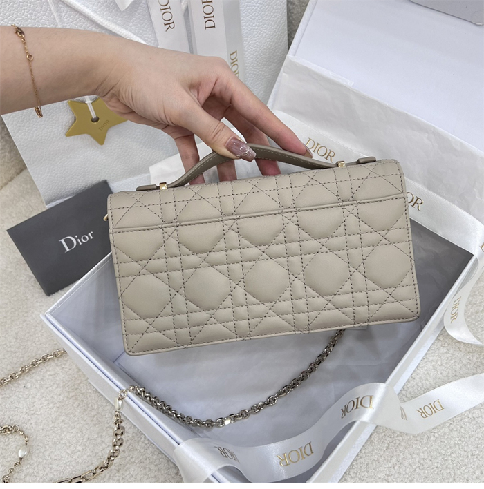 디올 미스 디올 미니 체인백 브라우니쉬 그레이 까나쥬