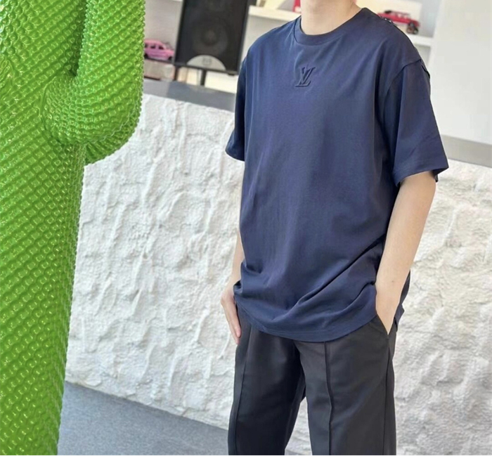 루이비통 엠보스드 LV 반팔 티셔츠