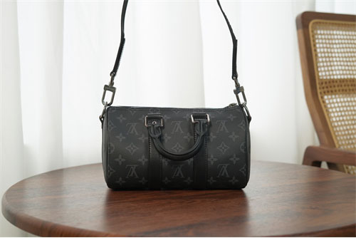 루이비통 이클립스 모노그램 리버스 키폴 반둘리에 25 M46271