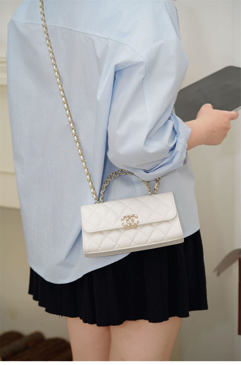 샤넬 25s 캘리 탑핸들 체인 핸드 백 화이트