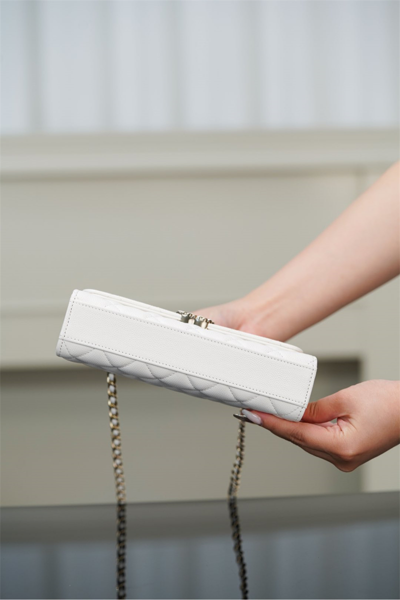 샤넬 25s 캘리 탑핸들 체인 핸드 백 화이트