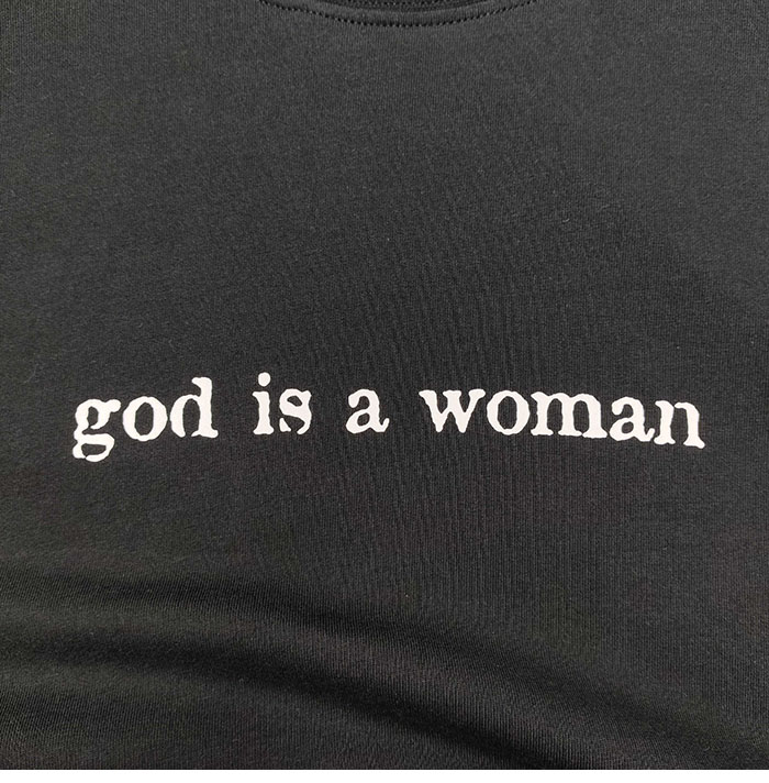 베트멍 God Is A Woman 크롭 박시 티셔츠