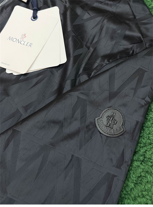 몽클레어 Lepontine 레포틴 리버시블 바람막이 자켓