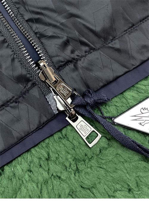 몽클레어 Lepontine 레포틴 리버시블 바람막이 자켓