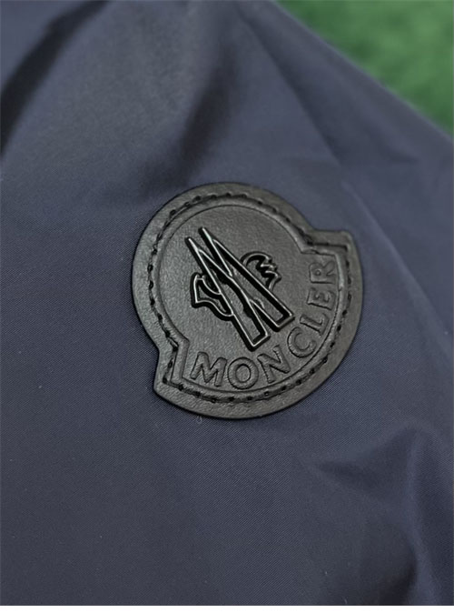 몽클레어 Lepontine 레포틴 리버시블 바람막이 자켓
