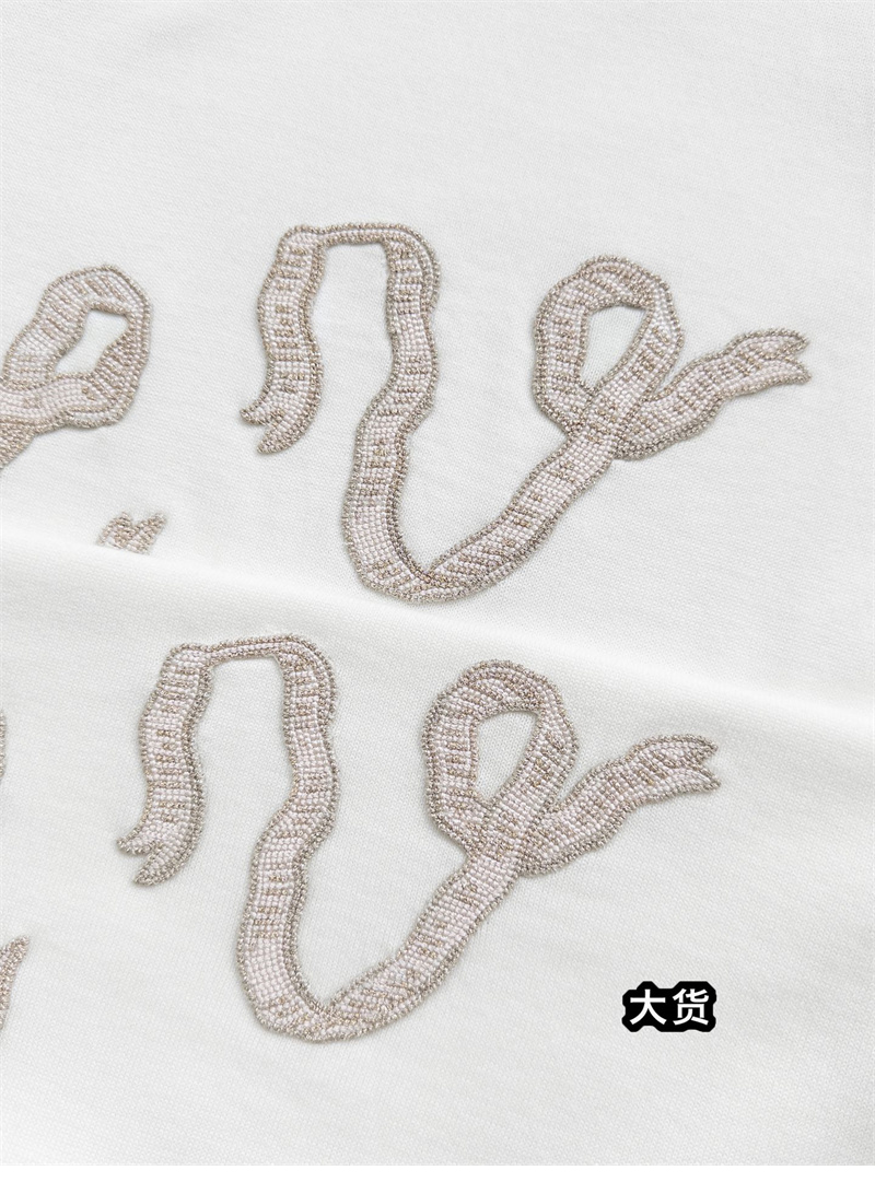 루이비통 엠벨리시드 LV 리본 반팔 티셔츠