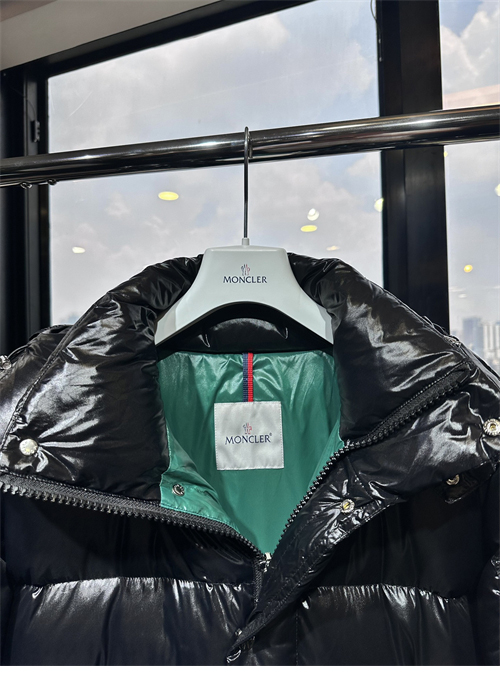 몽클레어 하노베리안 Hanoverian 롱 다운 패딩 자켓