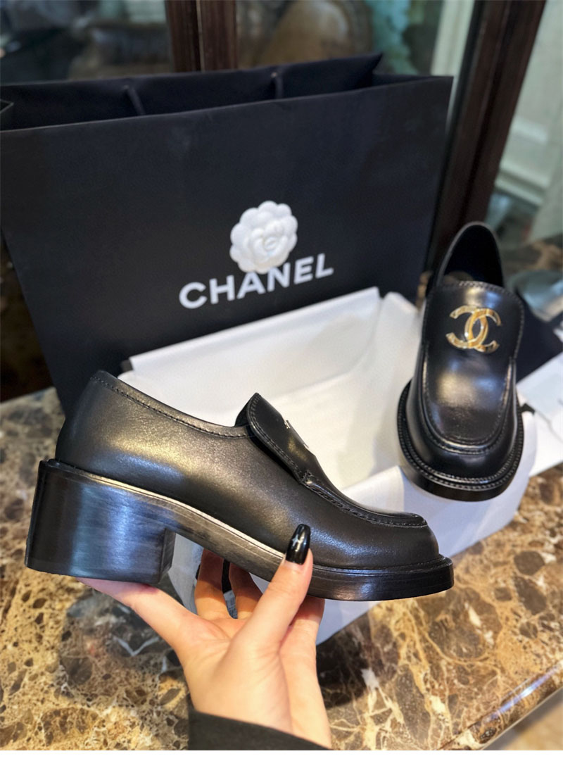 샤넬 22k CC 로고 로퍼 （터보）