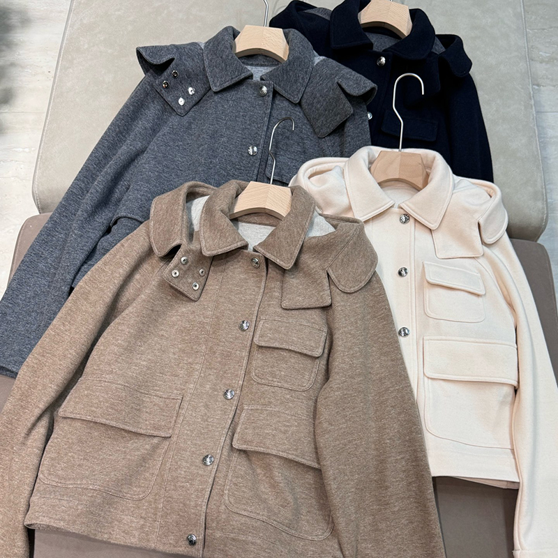 로로피아나 25SS 니트 숏 코트 후드 탈부착