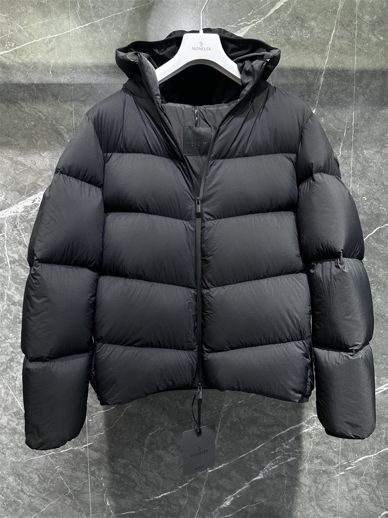 몽클레어 Forez 포레즈 후드 숏 다운 자켓