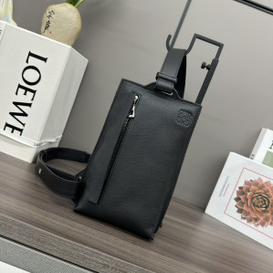 로에베 버티컬 T 포켓 크로스백