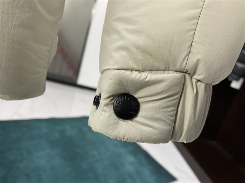 몽클레어 Madeira 마데이라 숏 다운 패딩 자켓