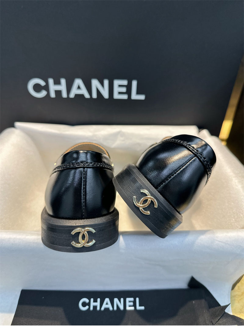 샤넬 24A CC 드롭 체인 로퍼