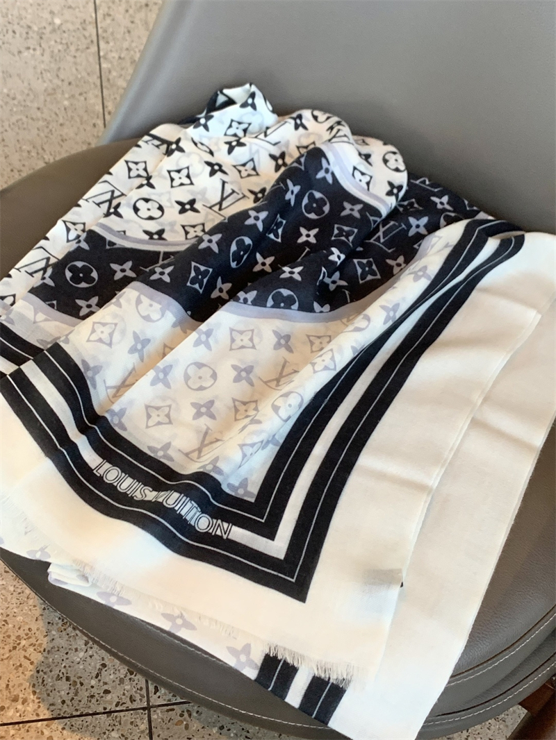 루이비통 모노그램 체크 캐시미어 스카프 화이트 블랙
