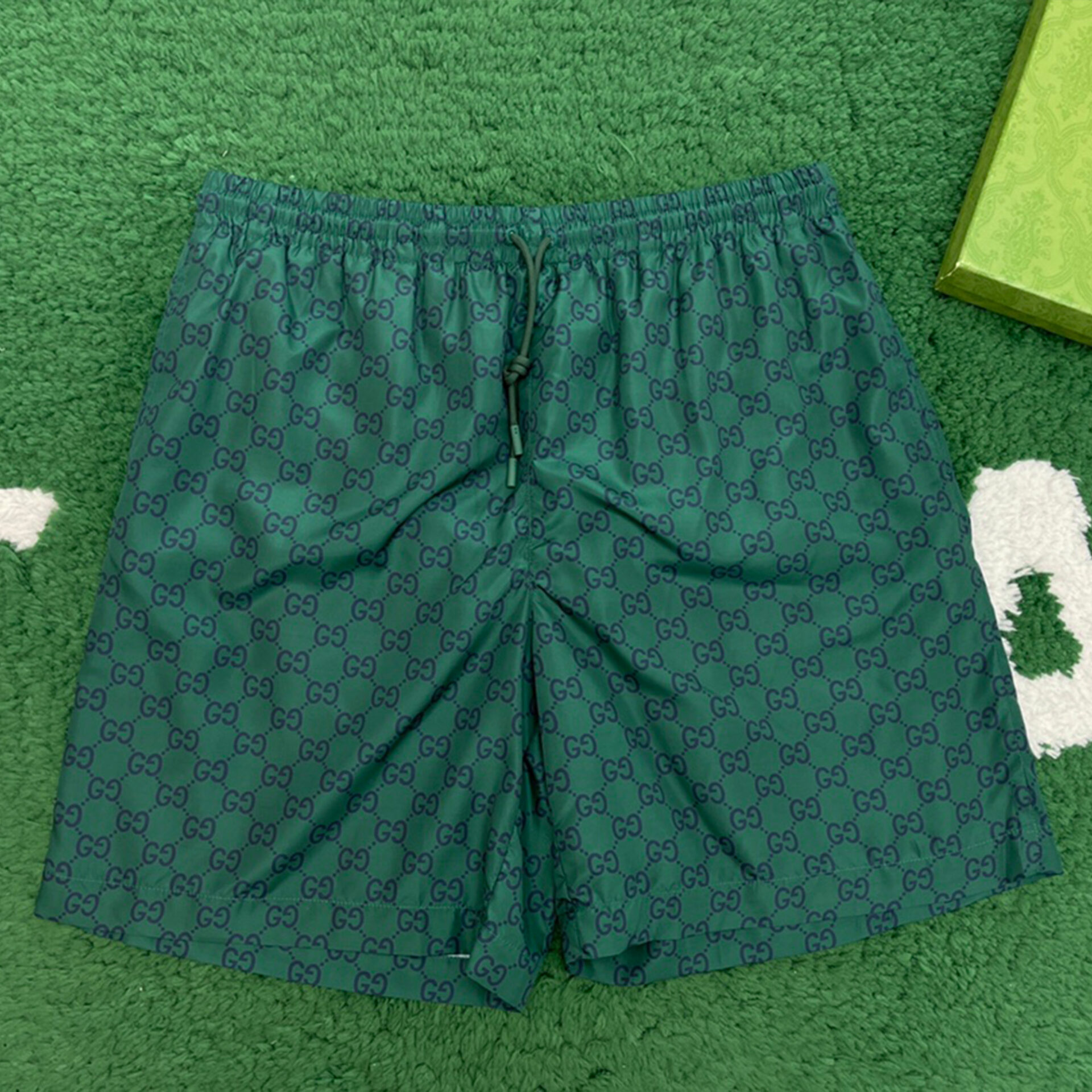 구찌 그린 GG 로고 프린트 나일론 스윔 쇼츠
