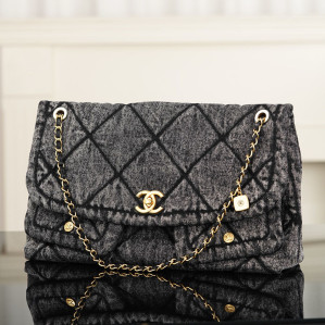 샤넬 25K 투포켓 맥시 플랩백 블랙 위시드 데님