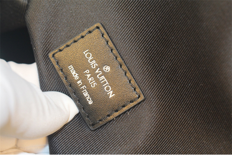 루이비통 디스커버리 백팩 PM 이클립스 모노그램 M43186