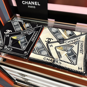 샤넬 스퀘어 스카프 머플러