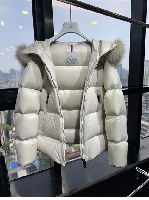 몽클레어 라이체 Laiche 여성 숏 패딩