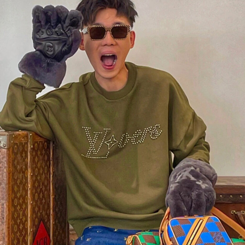 루이비통 24SS 코튼 시그니처 크루넥 맨투맨 카키