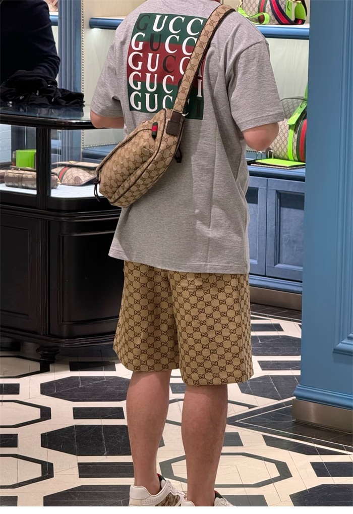 구찌 GG 캔버스 올오버 프린트 숏 팬츠