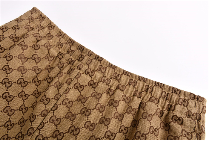 구찌 GG 캔버스 올오버 프린트 숏 팬츠