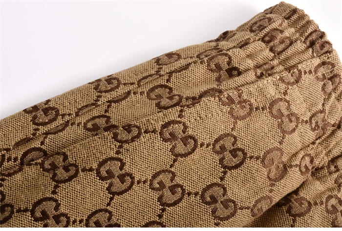 구찌 GG 캔버스 올오버 프린트 숏 팬츠