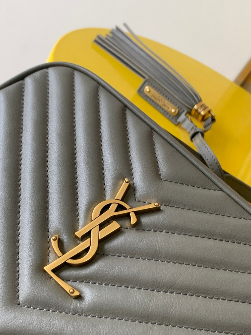 생로랑 Lou Camera Bag In Quilted Leather