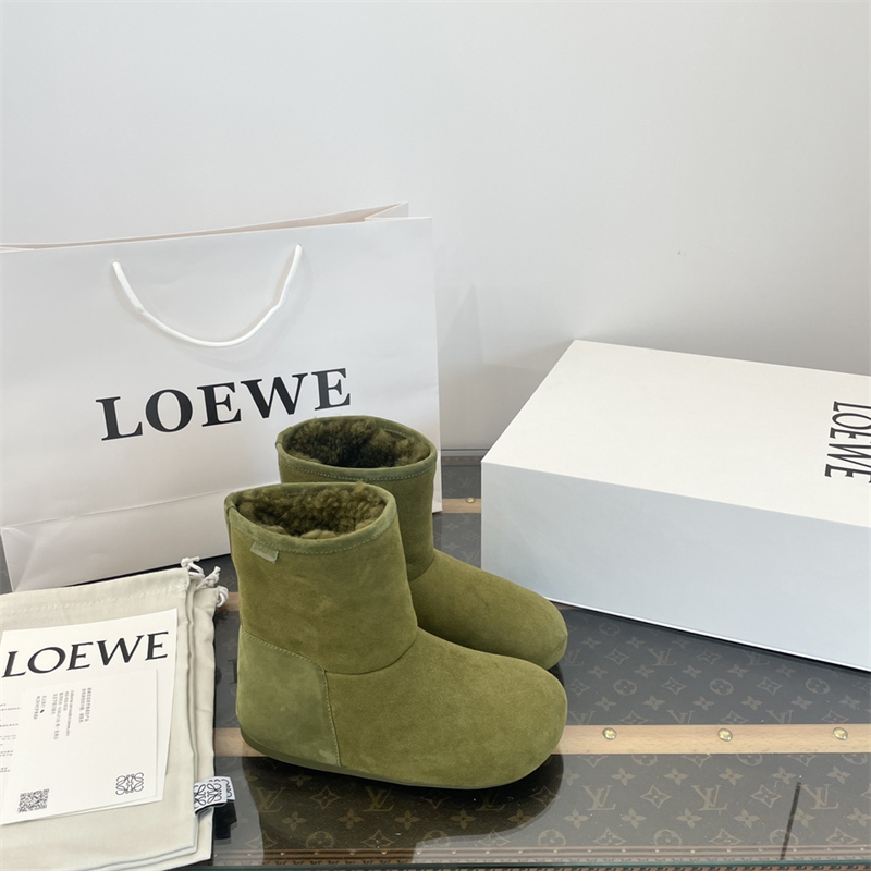 로에베 로고 스웨이드 앵클 부츠