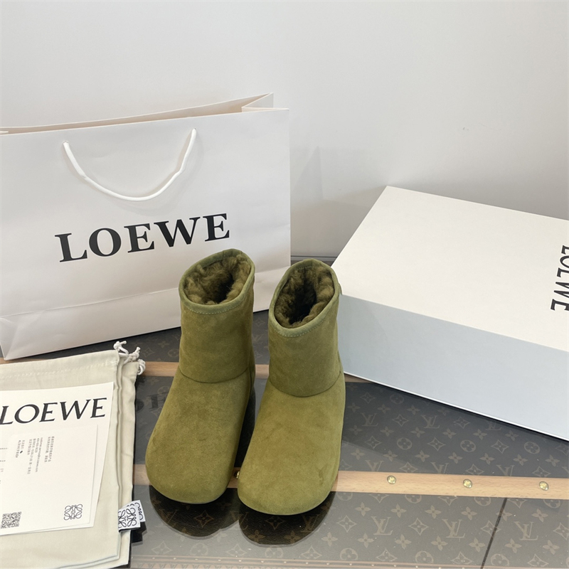 로에베 로고 스웨이드 앵클 부츠