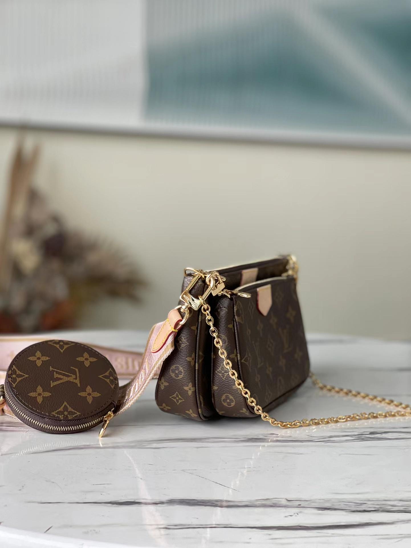 Louis Vuitton Multi Pochette Axesua