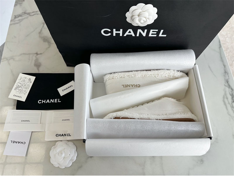 샤넬 24s CC로고 태슬 데님 스니커즈