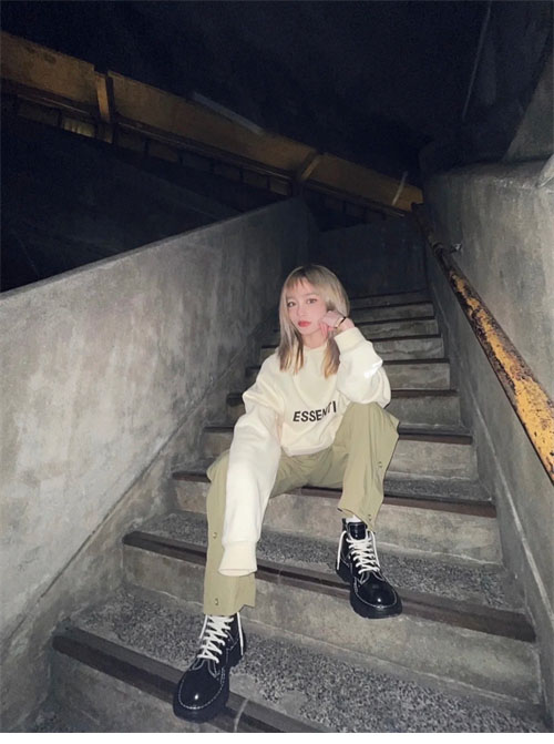 알렉산더 맥퀸 트레드 레이스 업 부츠