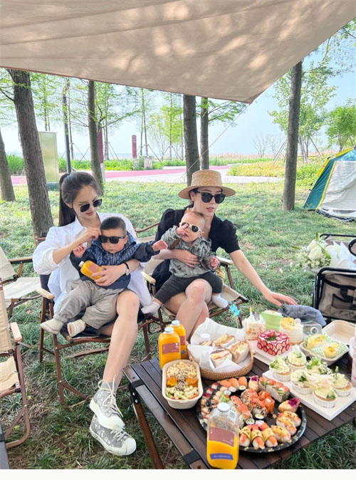 디올 오블리크 워크 앤 디올 하이탑 스니커즈