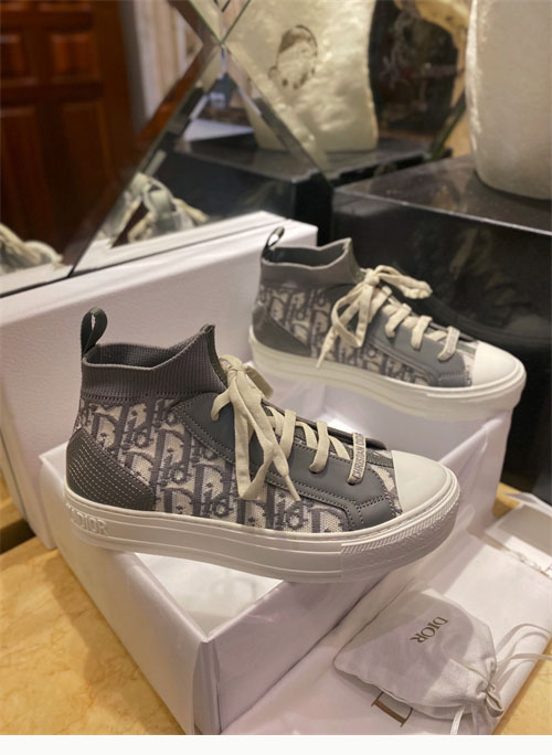 디올 오블리크 워크 앤 디올 하이탑 스니커즈