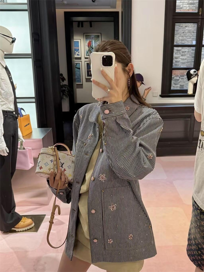 루이비통 x 니고 MLVD 엠벨리시드 워크웨어 자켓