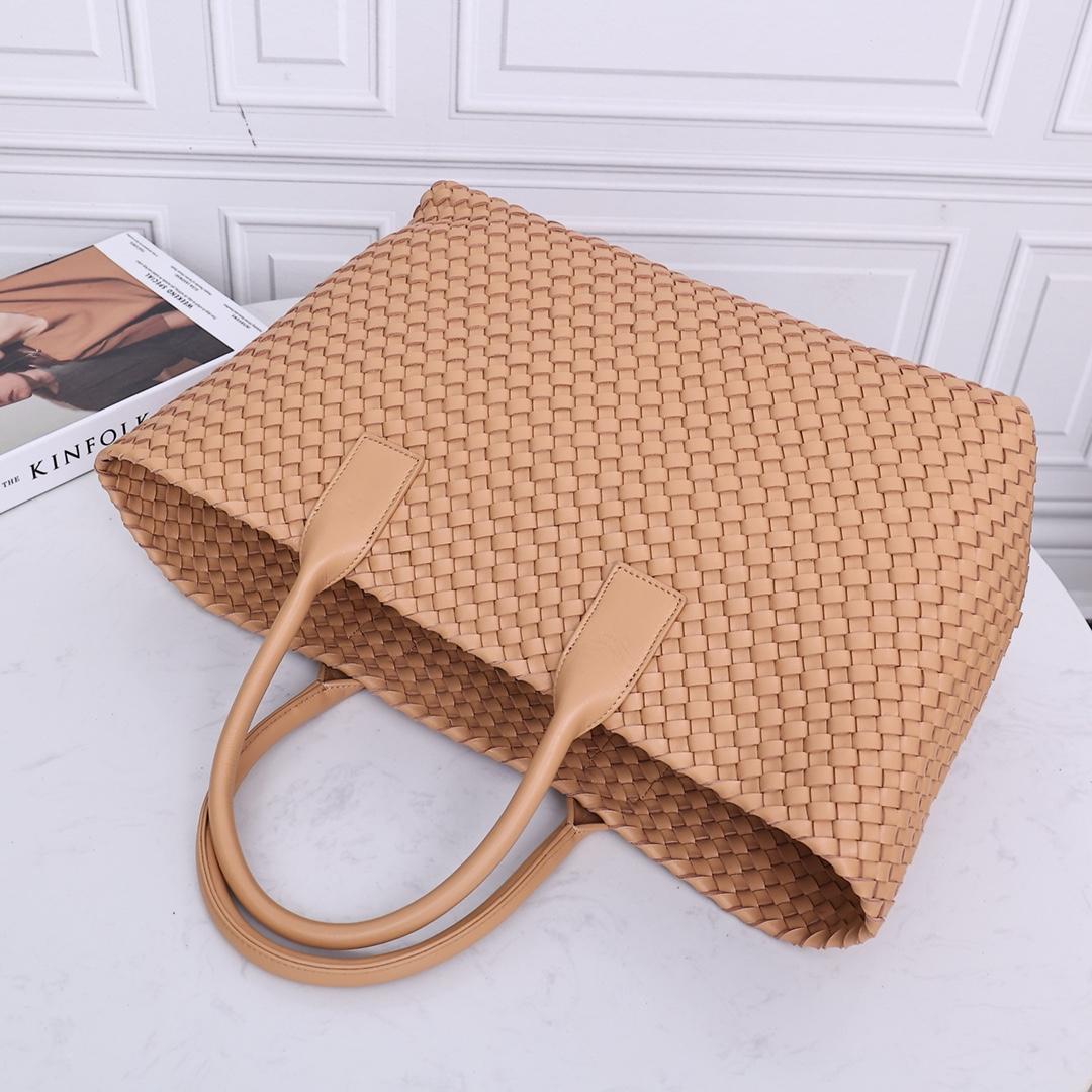 보테가 베네타 Cava Medium