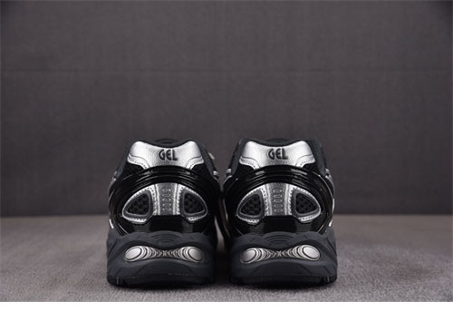 아식스 젤 카하나 TR V4 카본 블랙 실버 1203A497-001